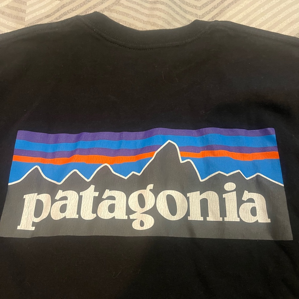 Vans and Patagonia long sleeve t shirt bundle - Picture 9 of 13
